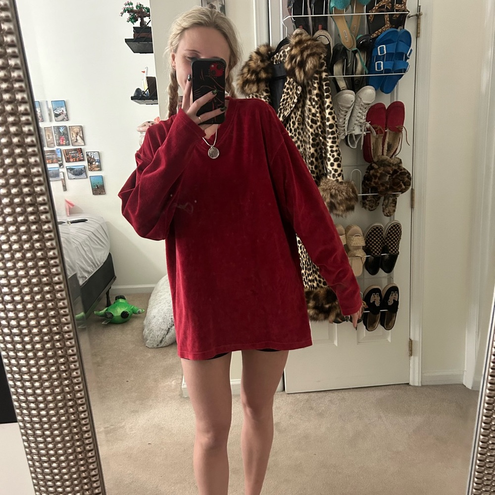 Red velvet pullover